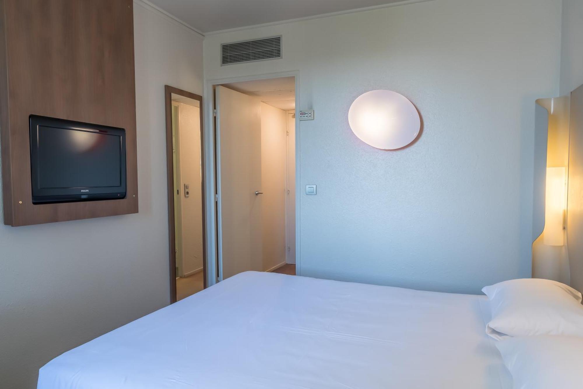 Campanile Nogent-Sur-Marne Hotel Exterior photo